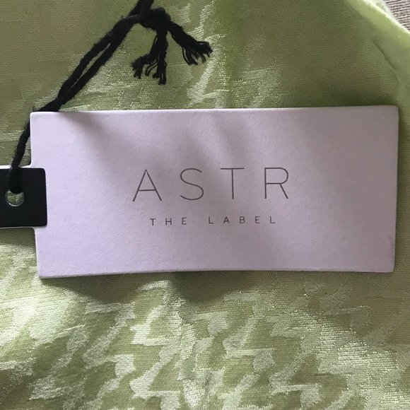 ASTR The Label Chartreuse Tank Top (NWT) - Picture 8 of 11